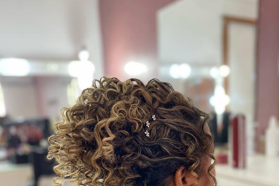 Penteado cacheada