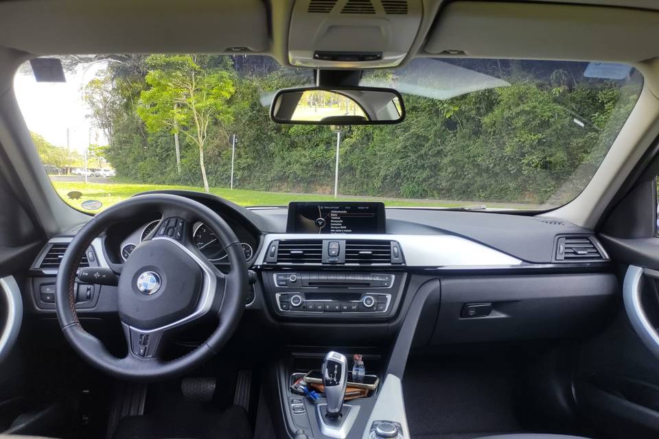 BMW 320I