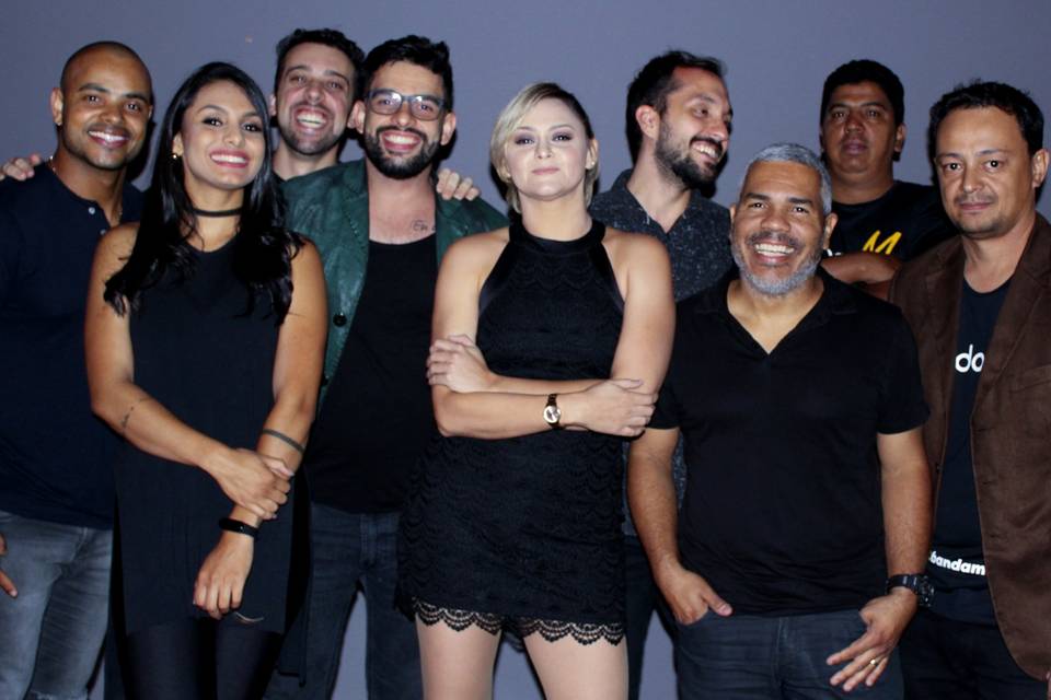 Show, som, luz, palco