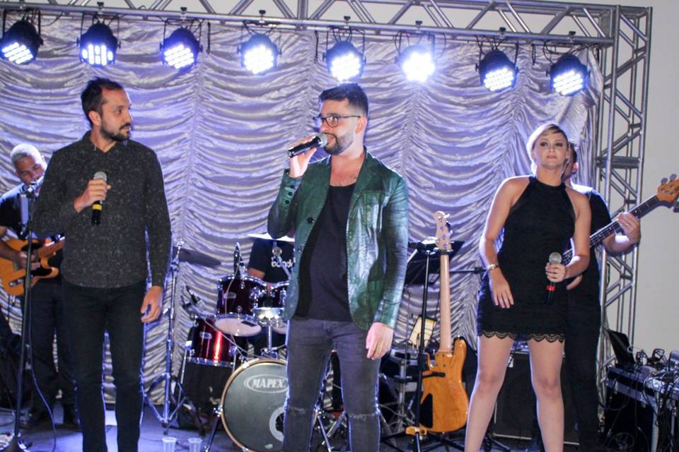 Show, som, luz, palco