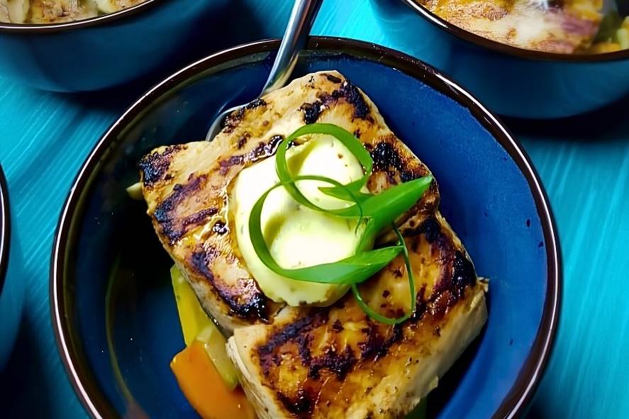Peixe com manteiga de ervas