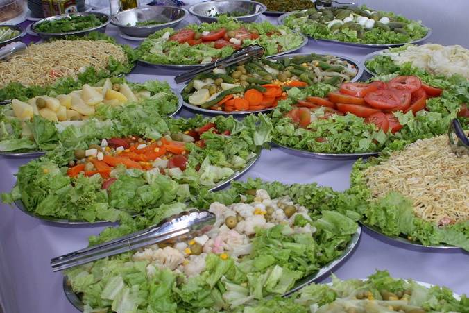 Variedade de saladas