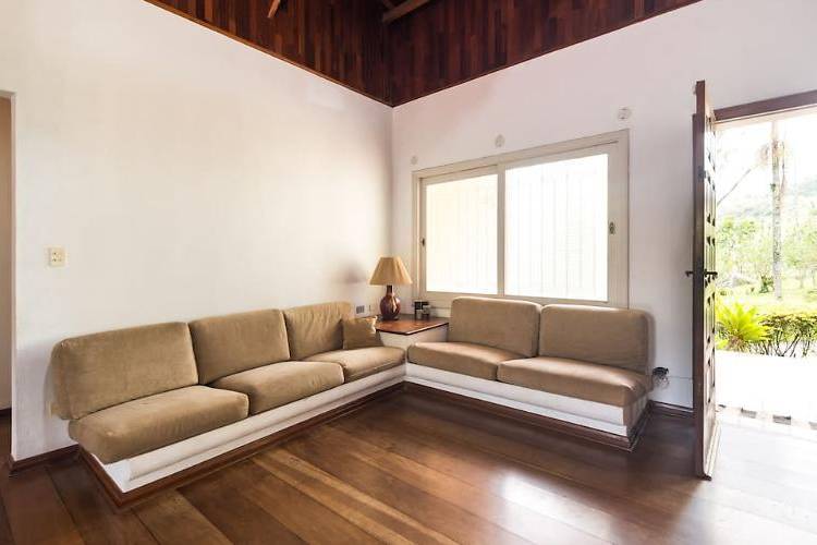 Sala com sofa