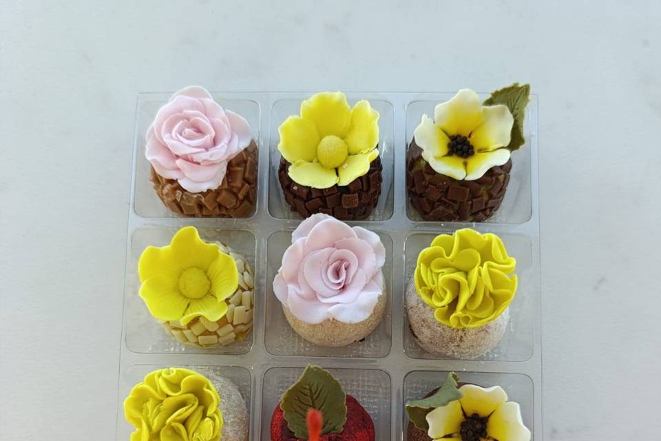 Doces florais variados