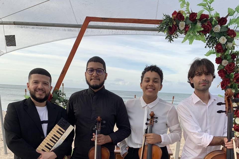 Piano e trio de cordas