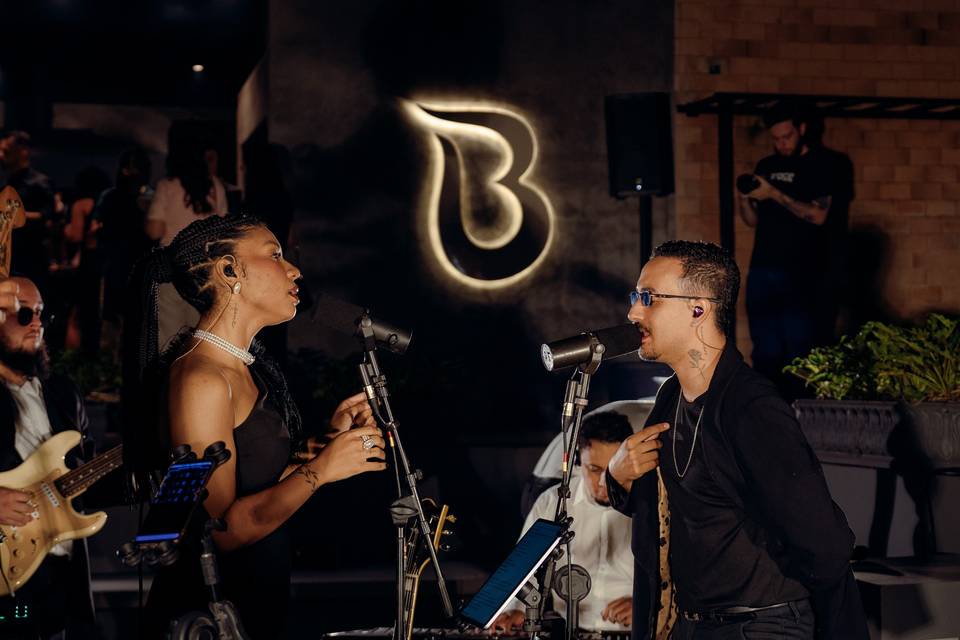 Música & Entretenimento