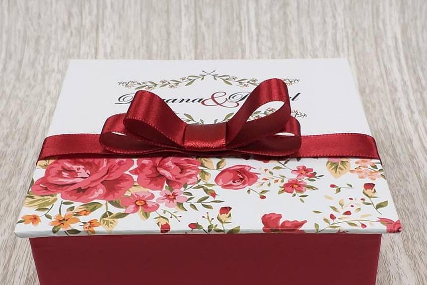 Caixa box com arabesco florais