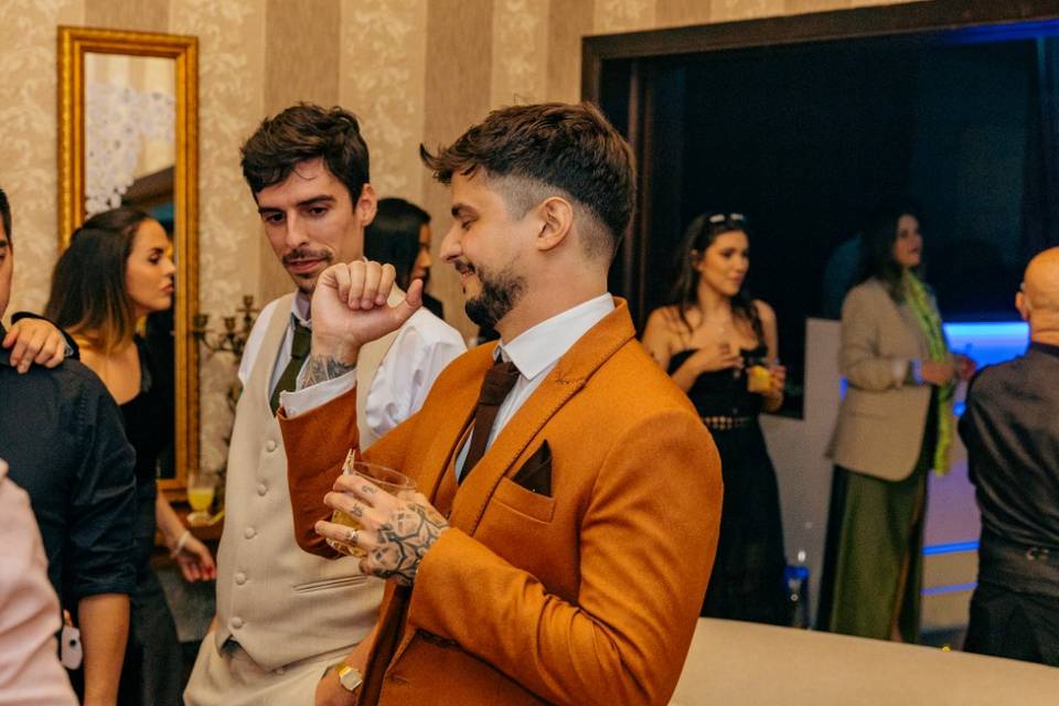 O noivo e a sua tattoo.