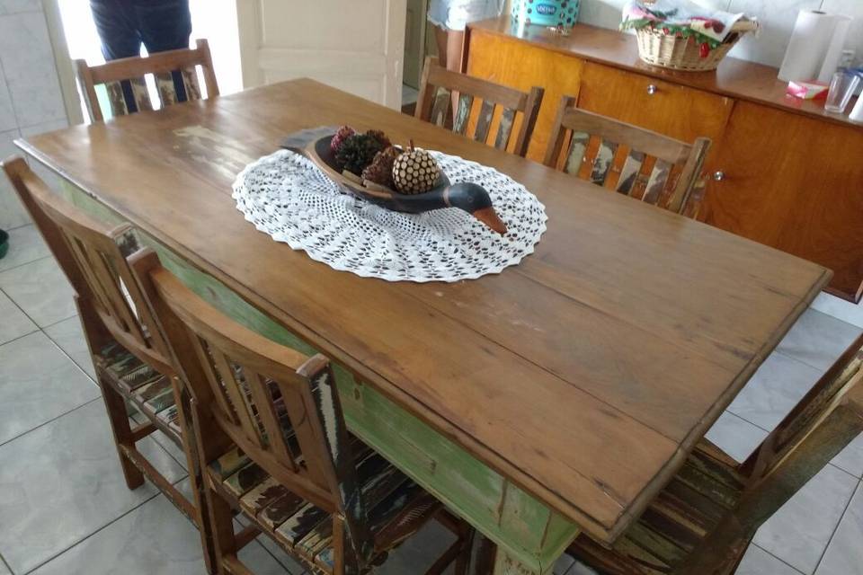 Mesa com cadeiras patina