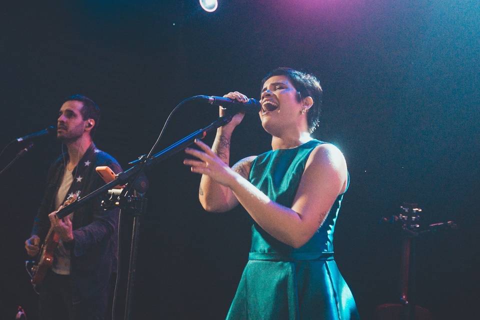 Amanda Alves - Cantora