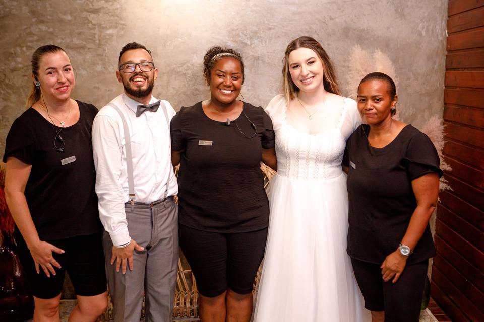 Karol e Gabriel com a equipe