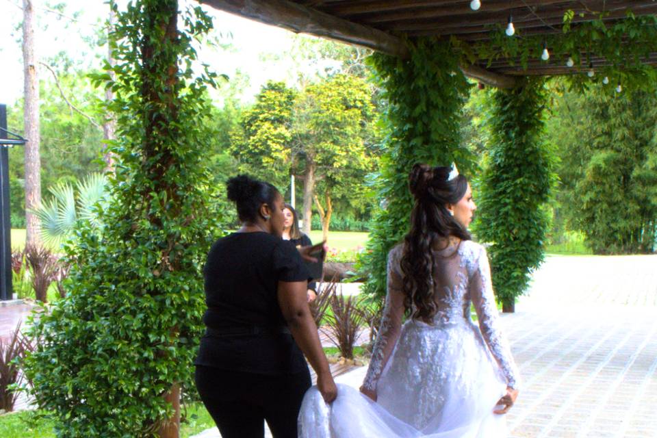 Amanda e a noiva Aline