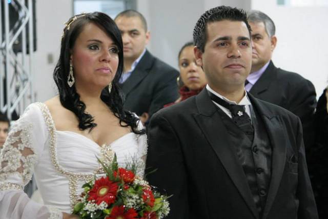 Noivos en  Igreja