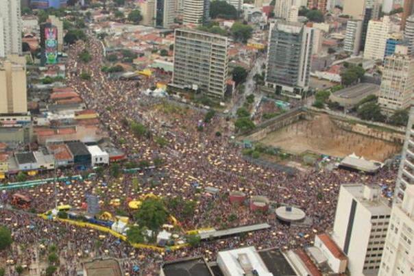 Desfile Faria Lima