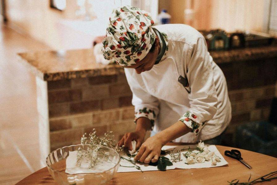 Preparativos bolo flor e fábio