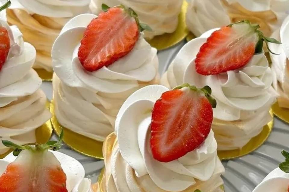 Pavlova de morango