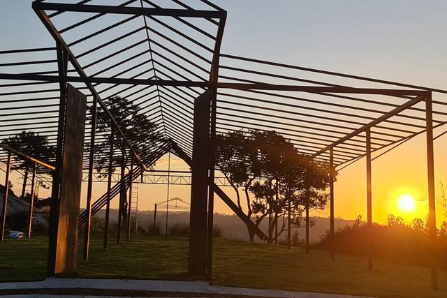 Capela  cristal ficando pronta