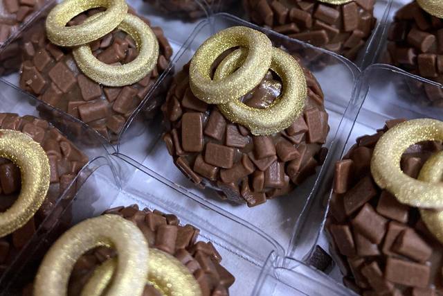 Brigadeiro temático alianças