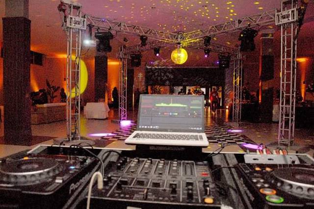DJ Andre Play