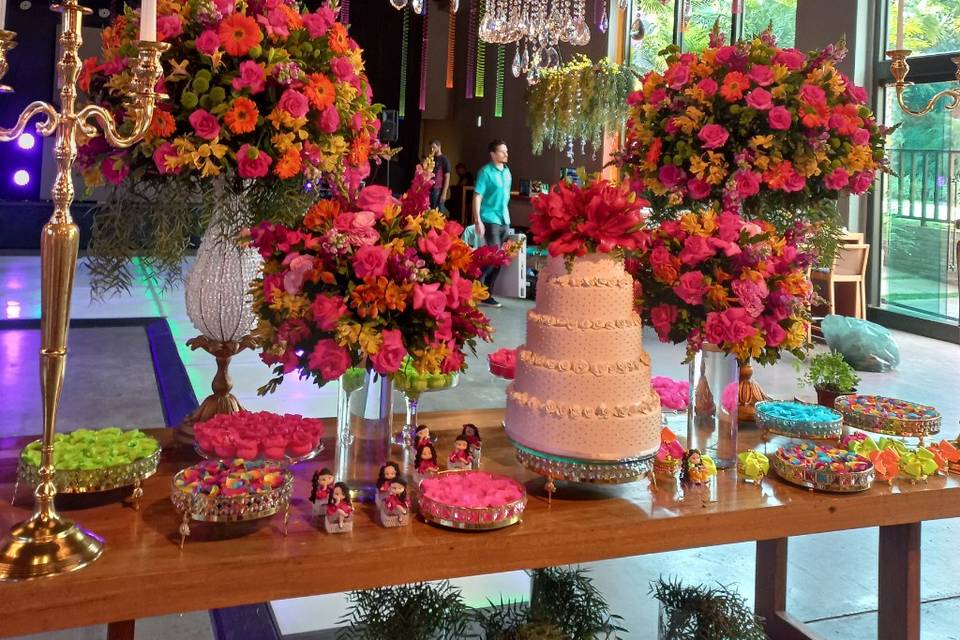 Mesa de bolo colorida