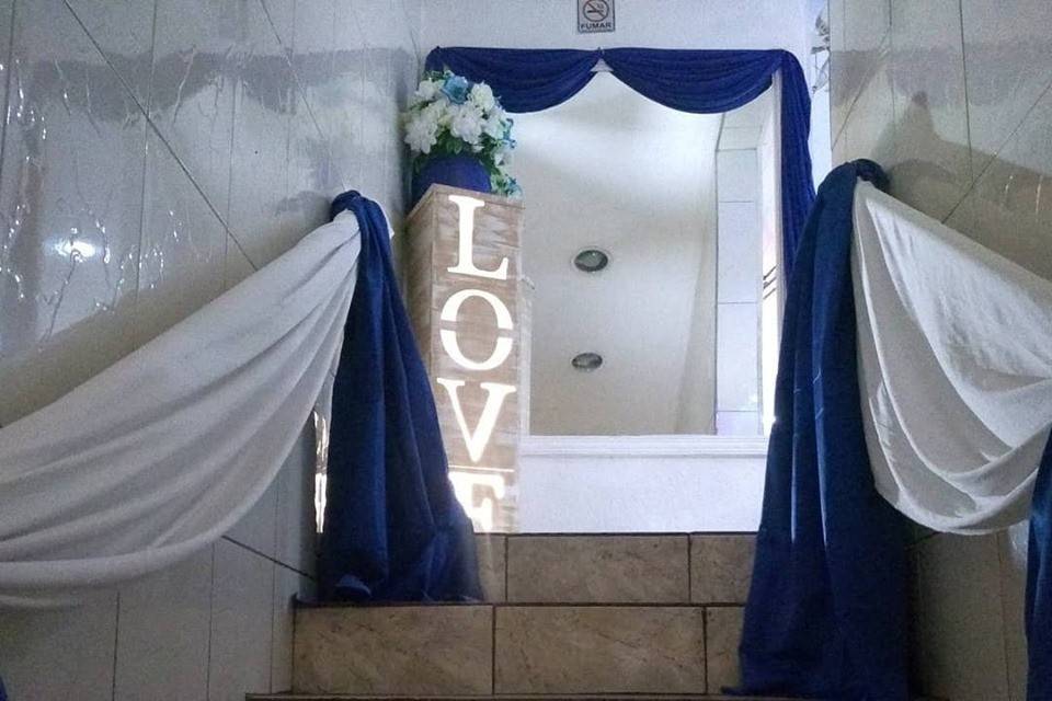 Escada sempre decorada