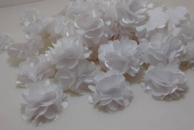 Flor de cetim avulsa