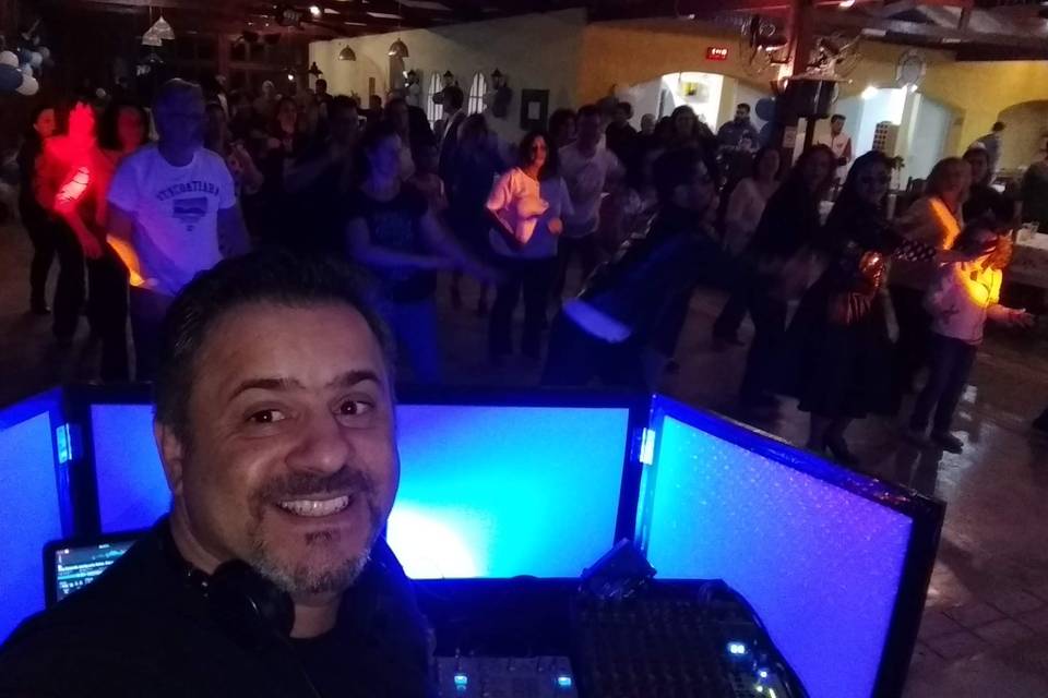 DJ Junior Oliveira