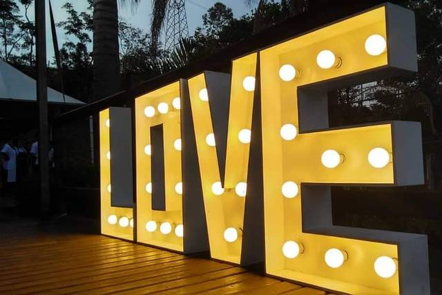 Love letreiro