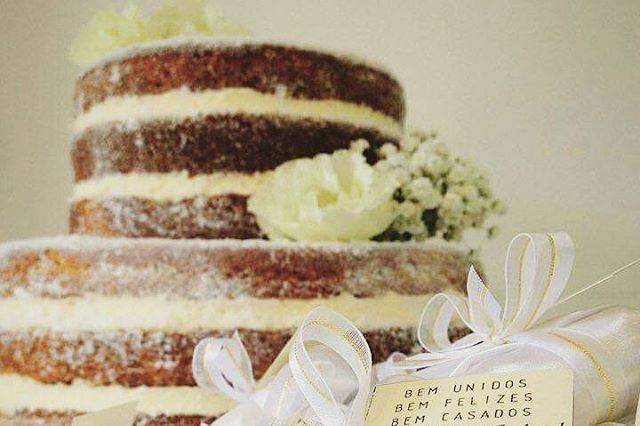 Naked Cake e Bem Casados