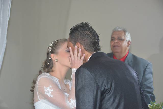 O beijo dos noivos