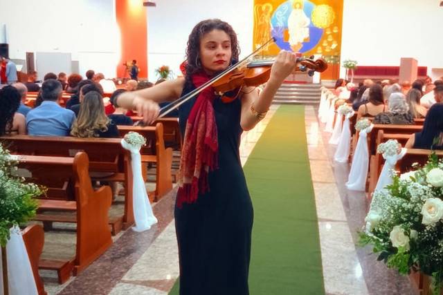 Ellen Chagas Violinista