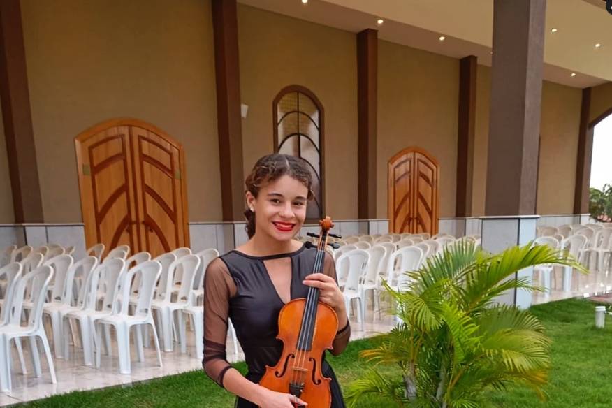 Ellen Chagas Violinista
