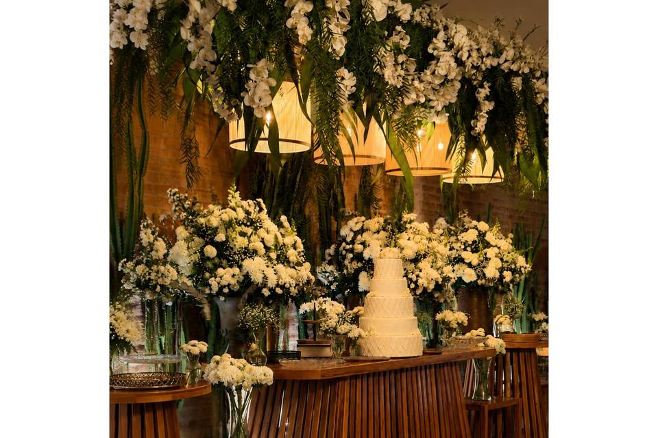 Mesa de bolo e doces