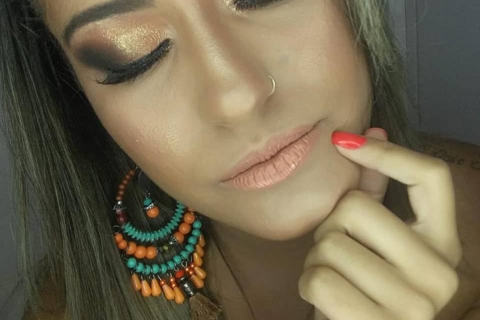 Make marrom e dourado.