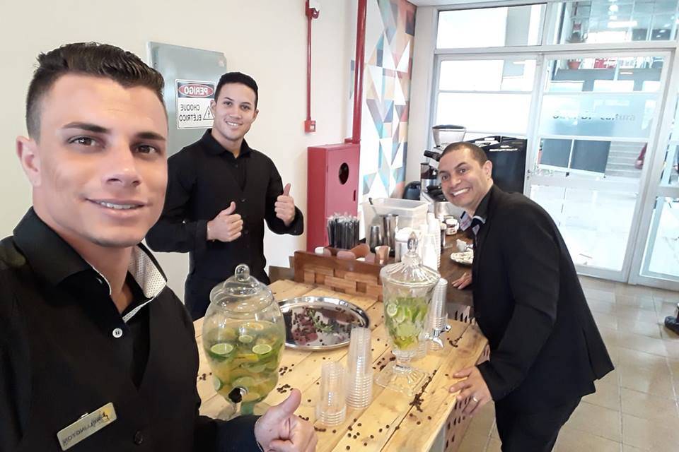 Equipe barista café gourmet