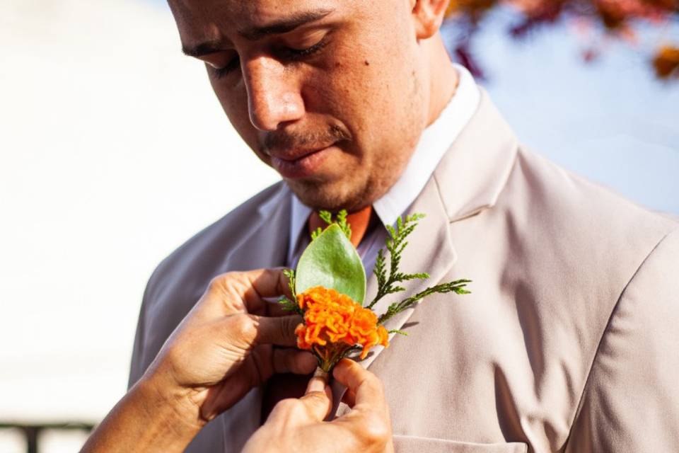 Entrega da flor de lapela