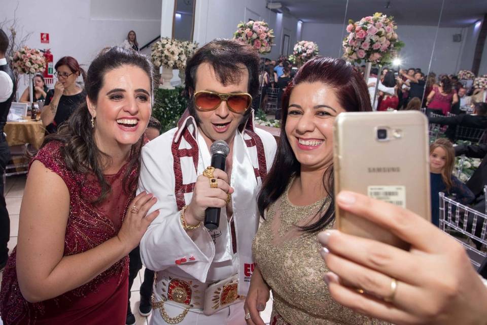 O show do Elvis na sua festa