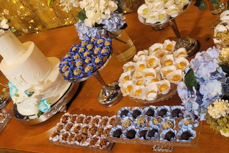 Mesa de Bolo e doces