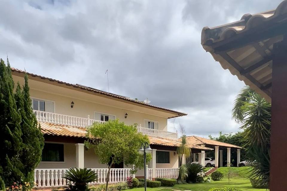Jardim e casa