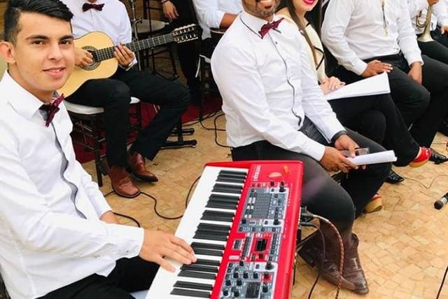 Formação com 9 músicos