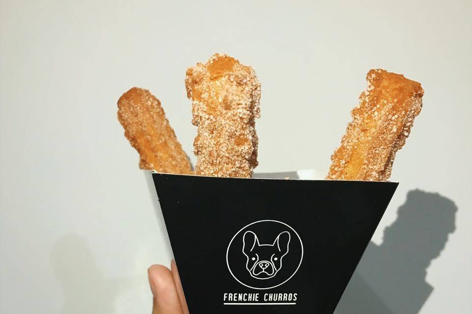 Churros espanhol com cobertura