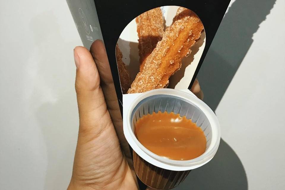 Churros espanhol com cobertura