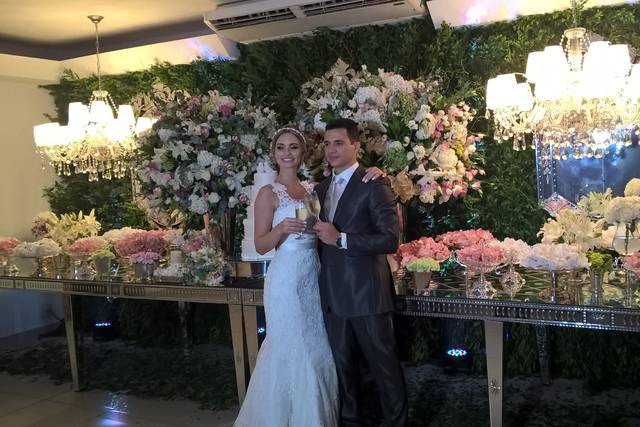 Noivos Mari e Gui salão