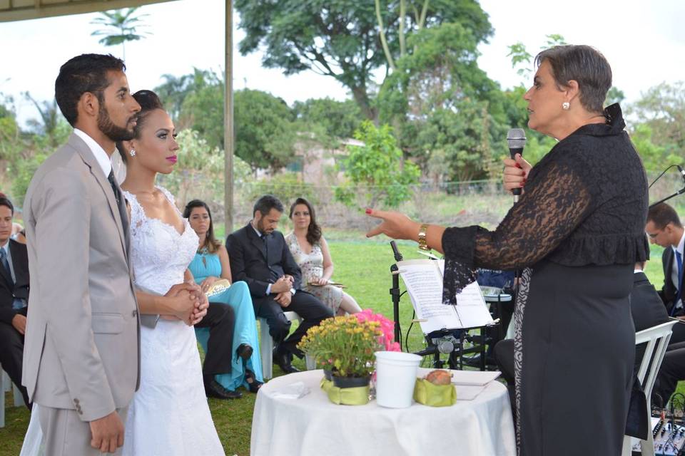 Celebrante Vânia Weitzel