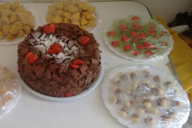 Doces, salgados, torta