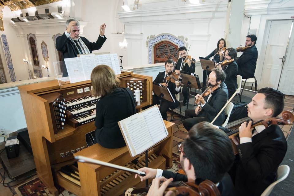 Madrigal Coral e Orquestra