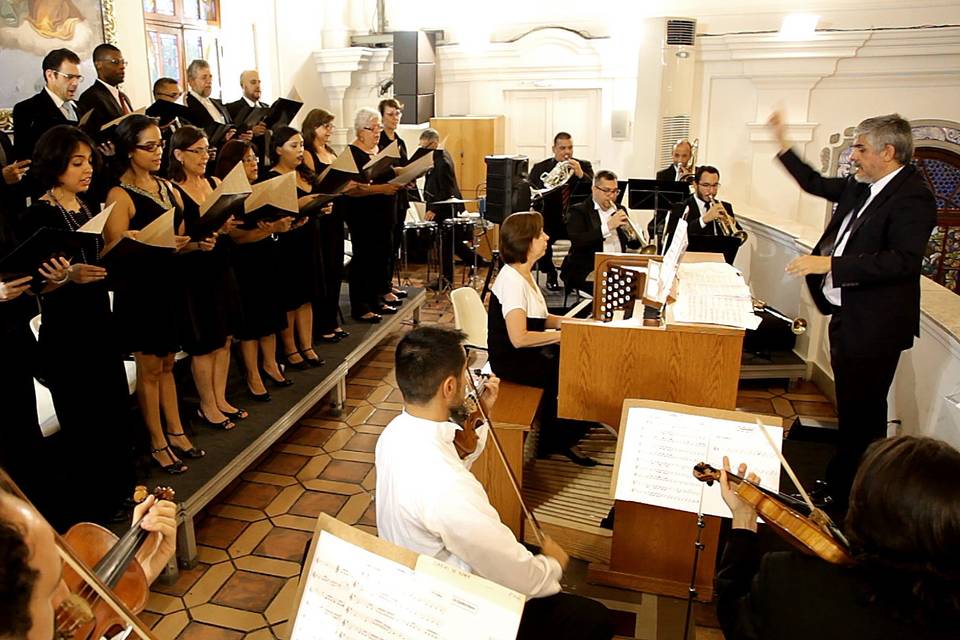 Madrigal Coral e Orquestra