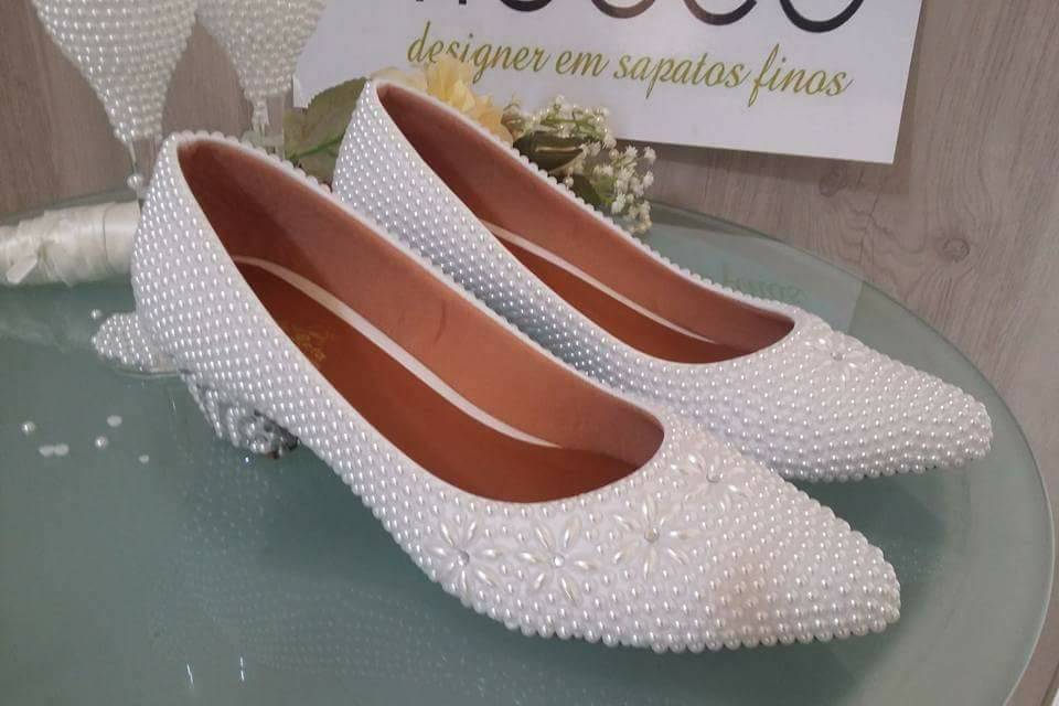 Sapato em perolas com strass