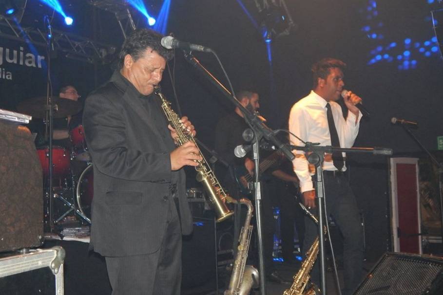 Festa de casamento com banda