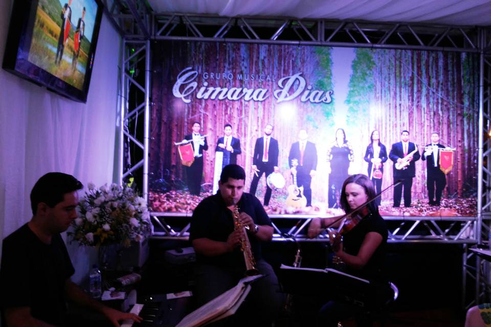 Grupo Musical Cimara Dias